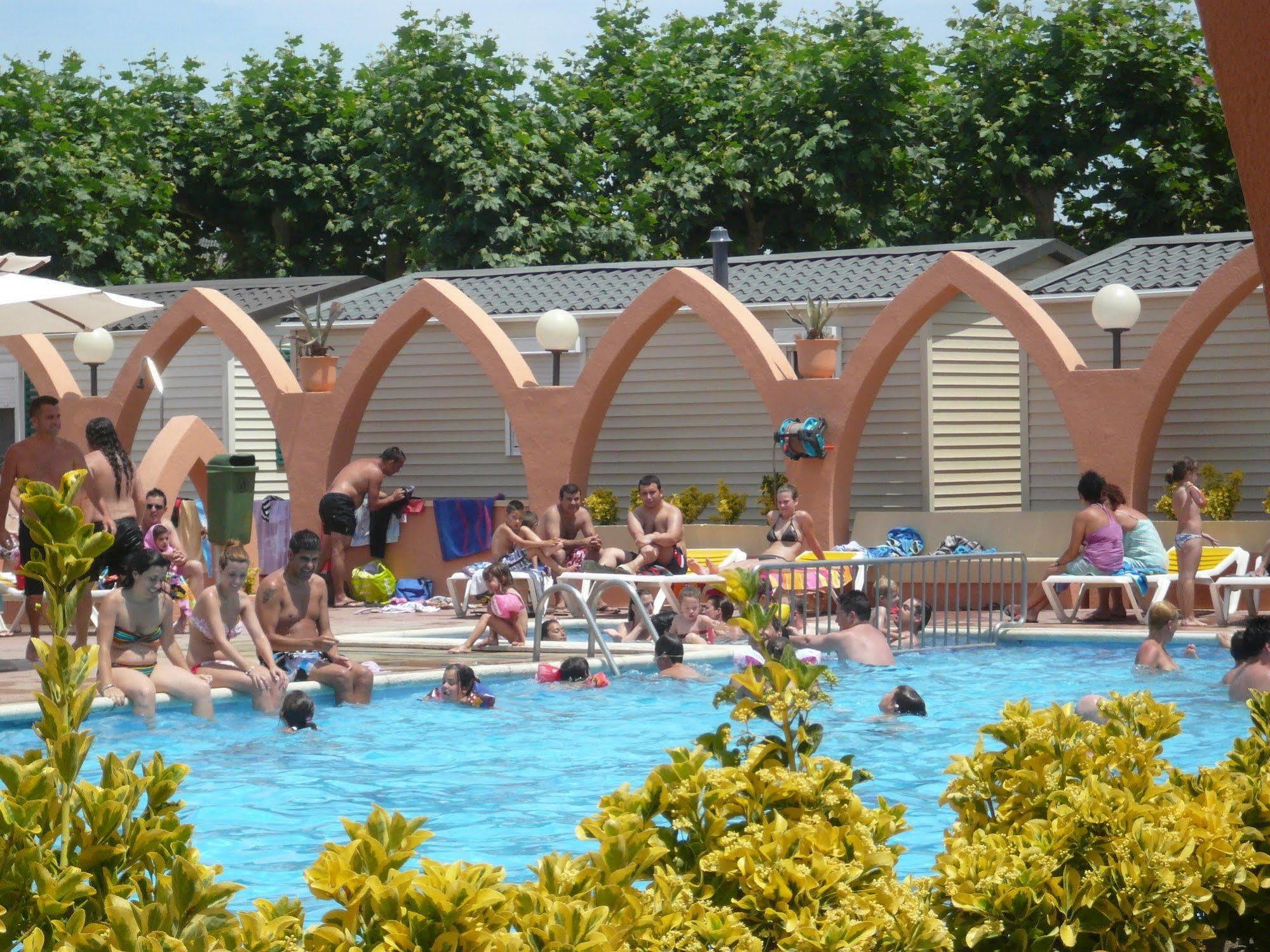 Camping El Camell Pineda de Mar Bagian luar foto