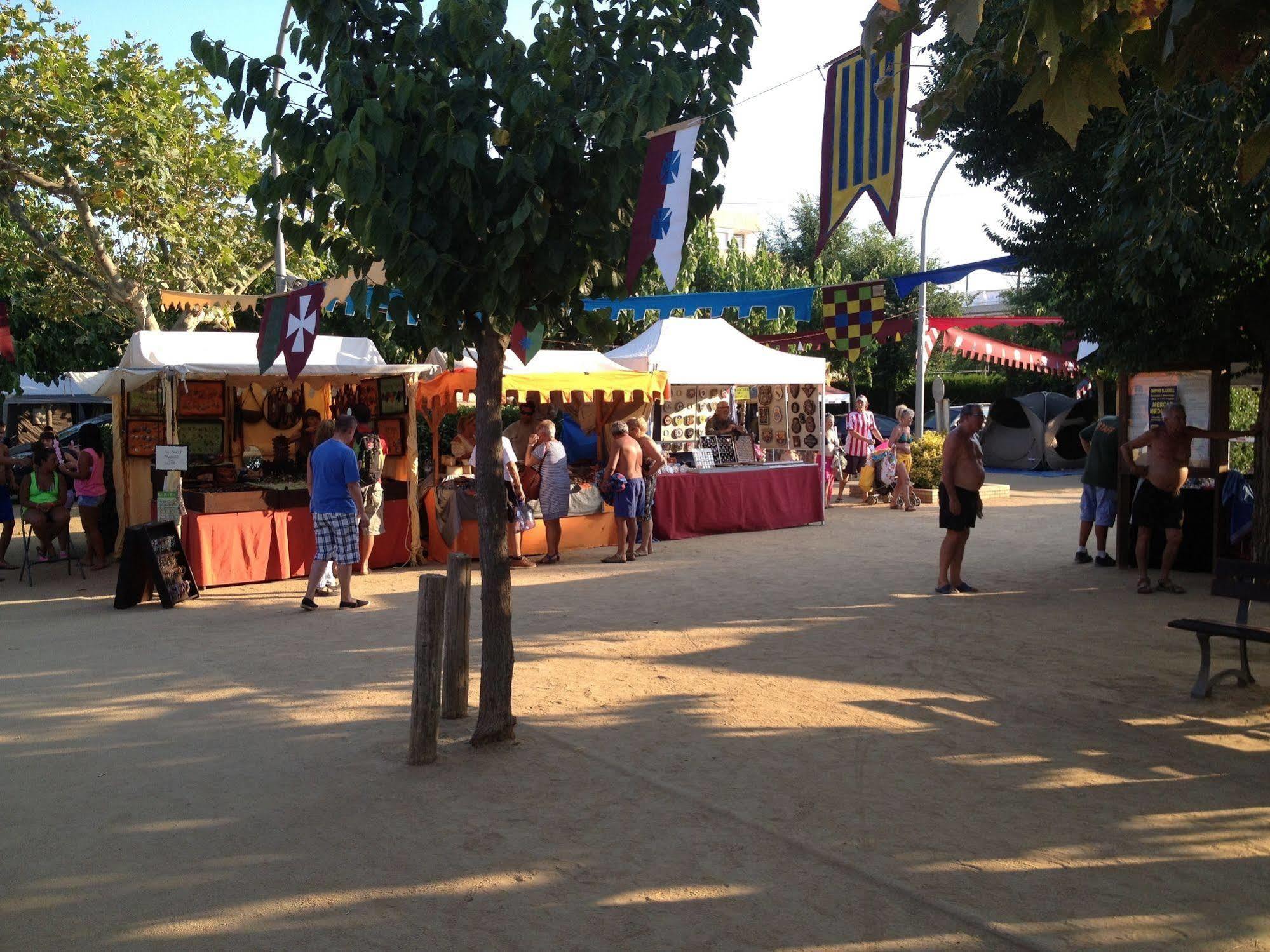 Camping El Camell Pineda de Mar Bagian luar foto